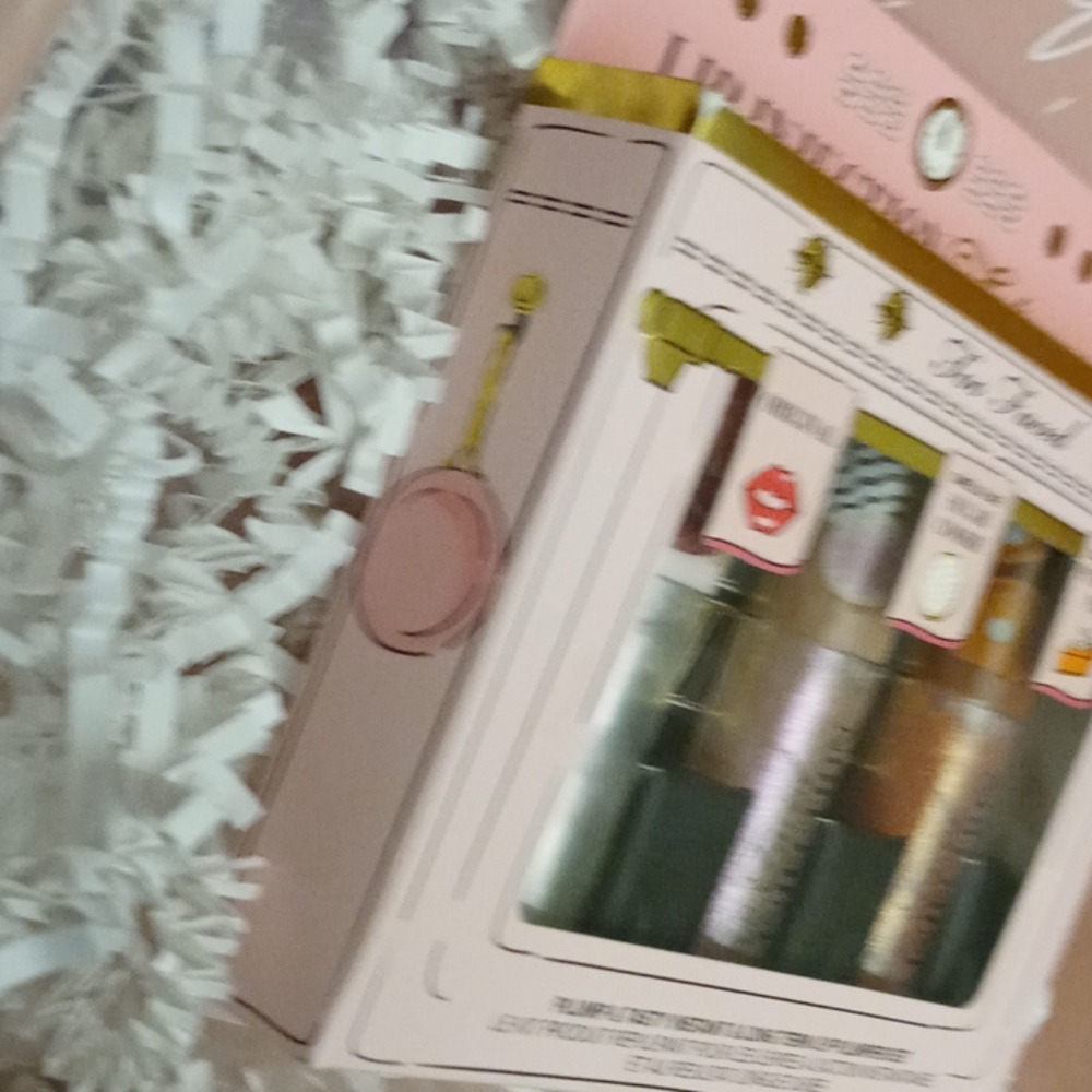 ⛄Too Faced Plump and Tasty Lip Injection Set - Picture 8 of 9